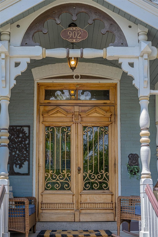 902 N Park Ave, Helena, MT 59601 - doorway to property with brick siding