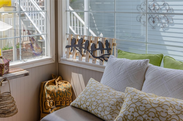 902 N Park Ave, Helena, MT 59601 - view of sunroom / solarium