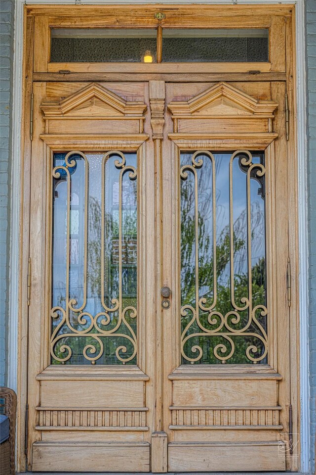 902 N Park Ave, Helena, MT 59601 - view of doorway to property