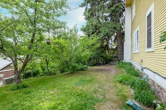 2606 View Dr, Missoula, MT 59804 - view of grassy yard