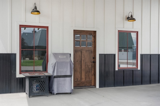 45331 Turnquist Rd, Ronan, MT 59864 - property entrance featuring board and batten siding