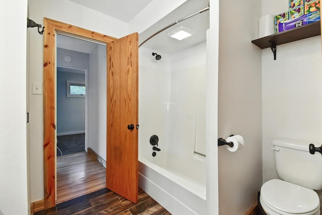 3121 6th Ave S, Great Falls, MT 59405 - bathroom with wood finished floors and tub / shower combination