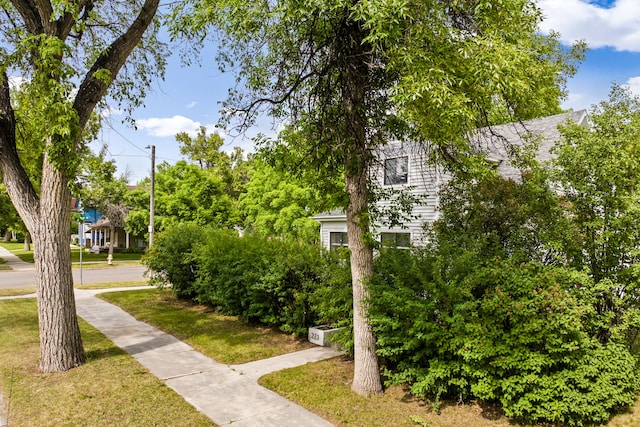 223 12th St N, Great Falls, MT 59401 - view of property's community with a yard