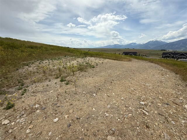 5864 Alysa Ct, Florence, MT 59833