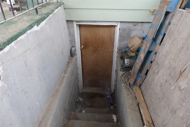 17 Crane Ave, Stockett, MT 59480 - view of stairs