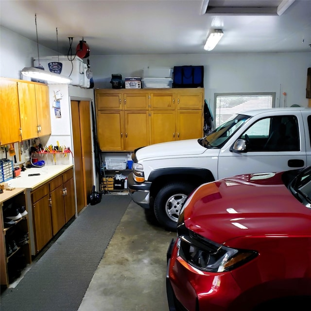 4400 Sierra Dr, Missoula, MT 59804 - view of garage