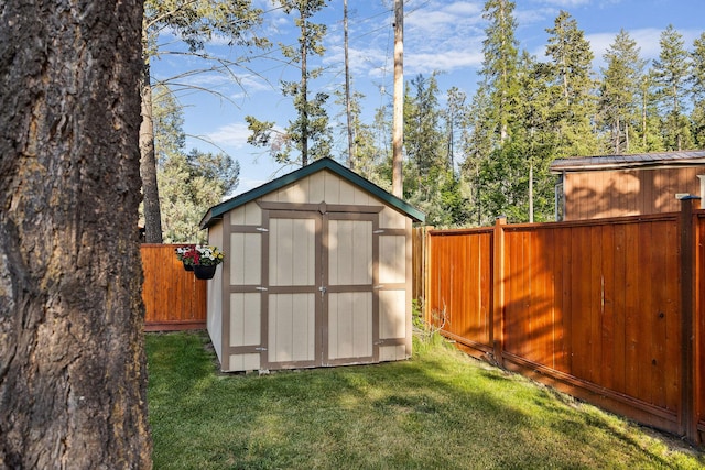 35AND33 Lakeside Ave, Lakeside, MT 59922 - view of shed featuring a fenced backyard