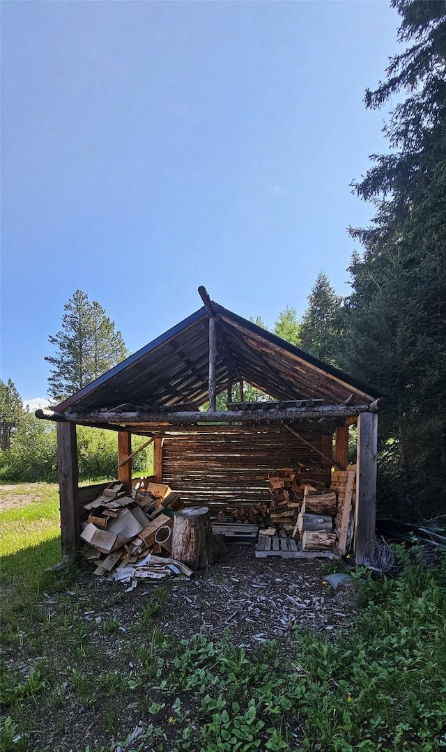 8325 Thunder Rd, Lincoln, MT 59639 - view of car parking