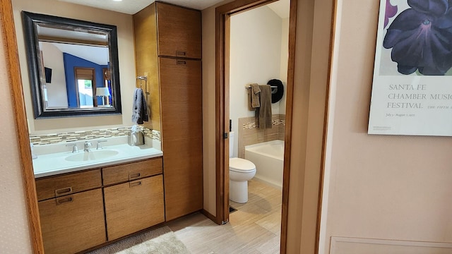 122 Fairway Blvd, Kalispell, MT 59901 - full bath with vanity and wood finished floors