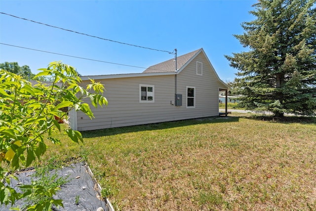 324 N Pine St, Townsend, MT 59644 - view of side of property with a lawn