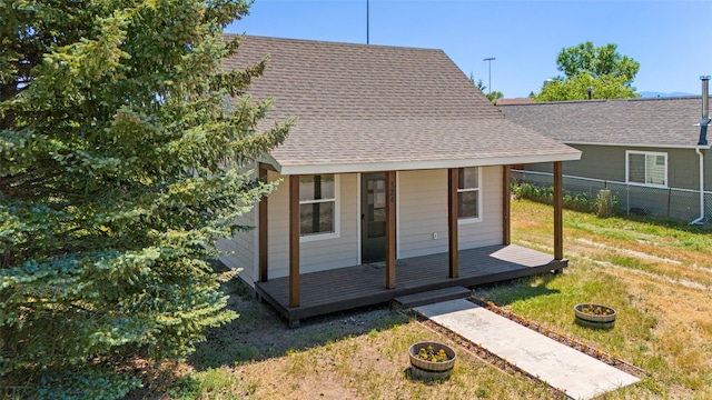 324 N Pine St, Townsend, MT 59644 - view of front of house featuring roof with shingles
