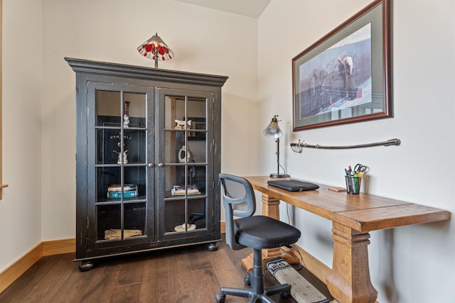 559 Stage Springs Ln, Stevensville, MT 59870 - office space featuring dark wood-style floors