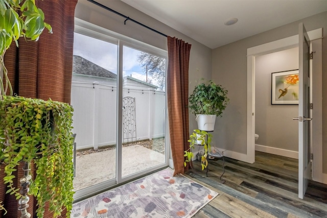 605-607 Leslie Ave, Helena, MT 59601 - entryway with wood finished floors and baseboards