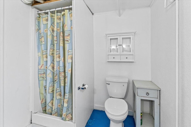 407 1st Ave W, Eureka, MT 59917 - bathroom featuring toilet and a shower with curtain