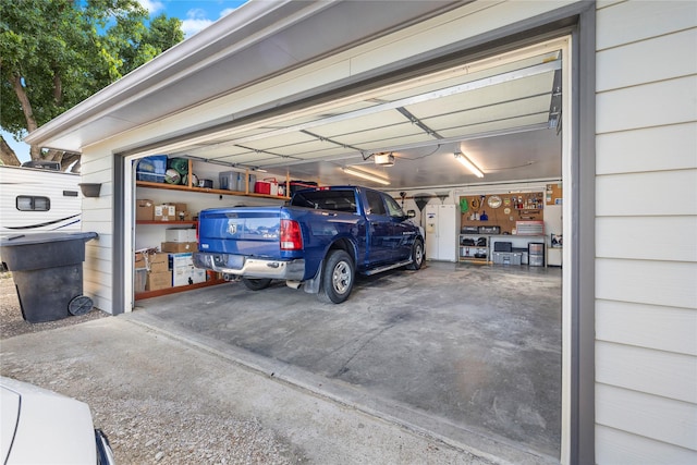 305 S Dell Dr, Havre, MT 59501 - garage with a garage door opener