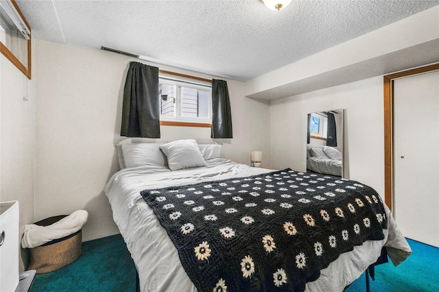 305 S Dell Dr, Havre, MT 59501 - carpeted bedroom with a textured ceiling