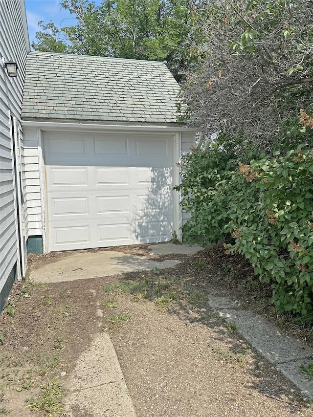 214 2nd Ave SW, Cut Bank, MT 59427 - detached garage with concrete driveway