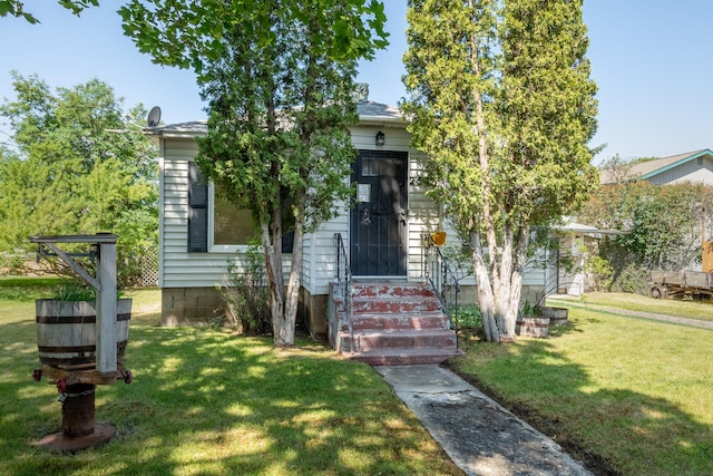 2515 S Higgins Ave, Missoula, MT 59801 - view of property hidden behind natural elements featuring a front yard