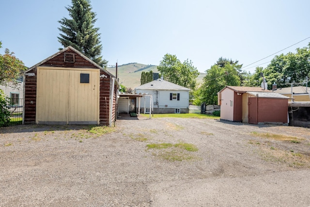2515 S Higgins Ave, Missoula, MT 59801 - view of yard with a shed