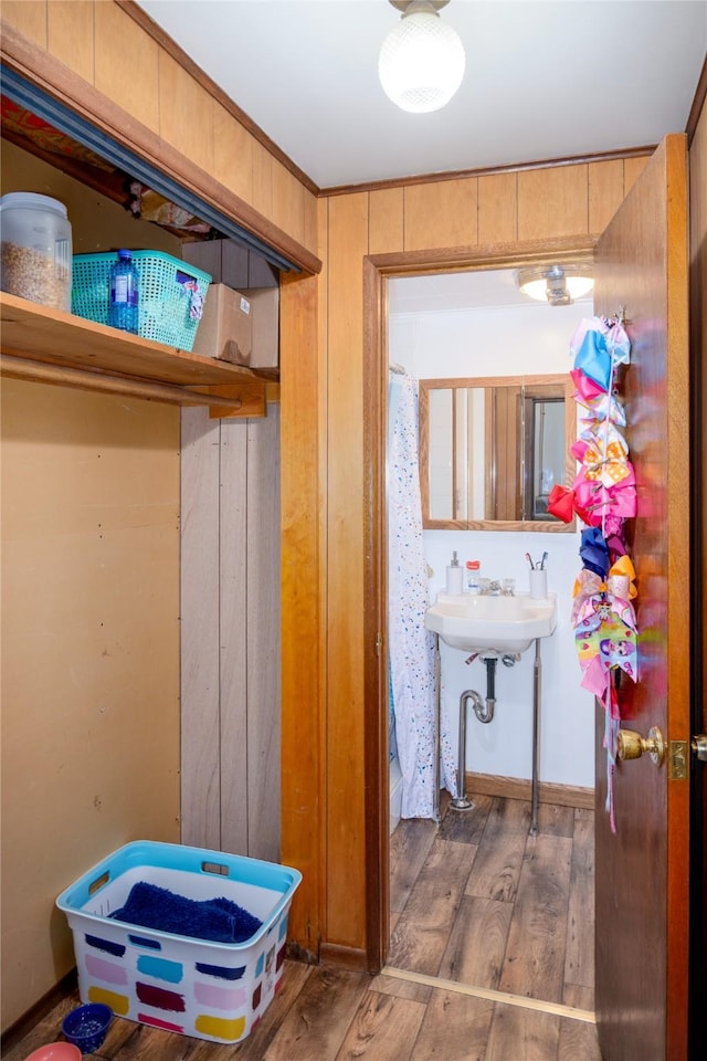 440 Dome Mountain Rd, Libby, MT 59923 - bathroom featuring wood-type flooring