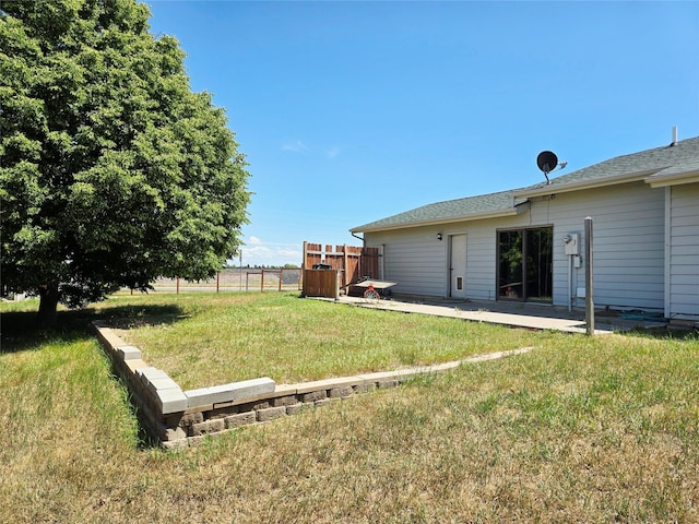 1401 Park Garden Rd, Great Falls, MT 59404 - view of yard with a patio