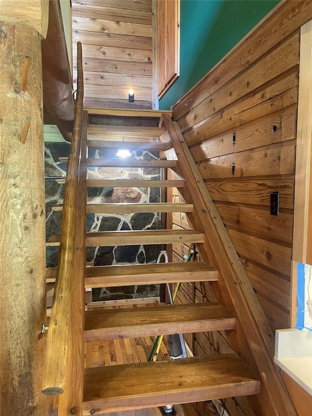 22550 Hill Rd, Clinton, MT 59825 - view of stairs