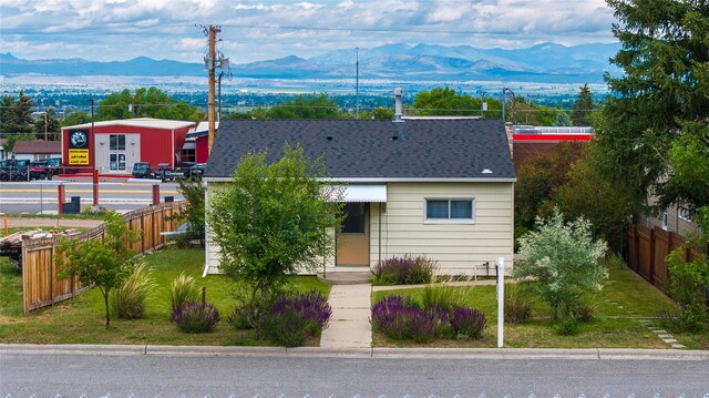 1220 Cannon St, Helena, MT 59601 - bungalow featuring a mountain view and a shingled roof