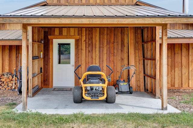 109 Como Vista Ln, Hamilton, MT 59840 - entrance to property featuring a metal roof