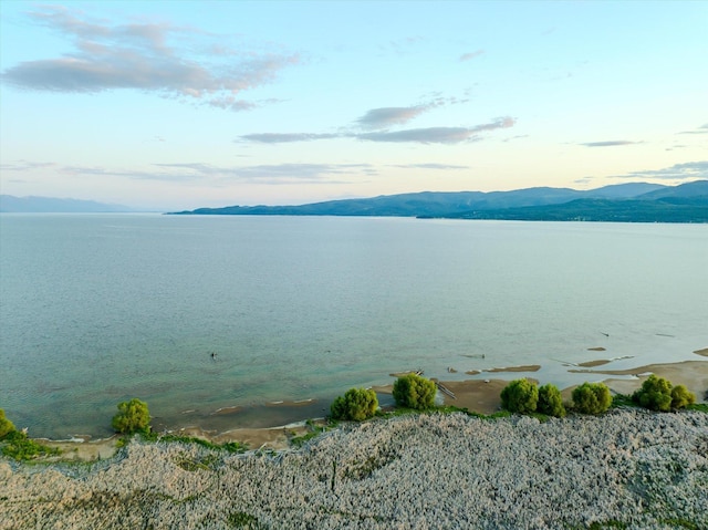 936/922 Mt Highway 82, Somers, MT 59932