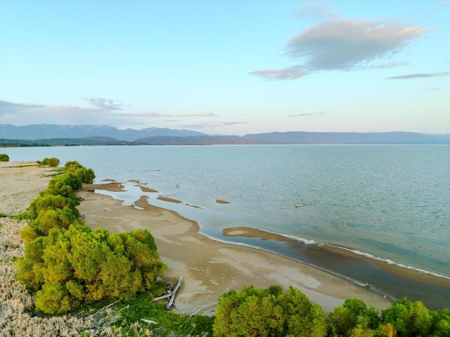 936/922 Mt Highway 82, Somers, MT 59932