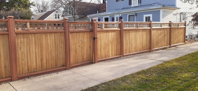 905 3rd Ave E, Kalispell, MT 59901 - view of gate