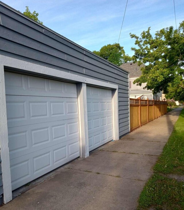 905 3rd Ave E, Kalispell, MT 59901 - garage featuring driveway
