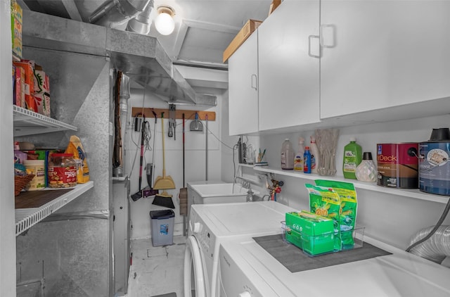 2321 8th Ave S, Great Falls, MT 59405 - laundry room with a sink and washer and clothes dryer