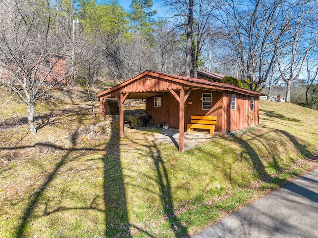 view of outbuilding