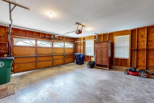 519 Cedar Glen Cir, Chattanooga, TN 37412 - garage featuring a garage door opener