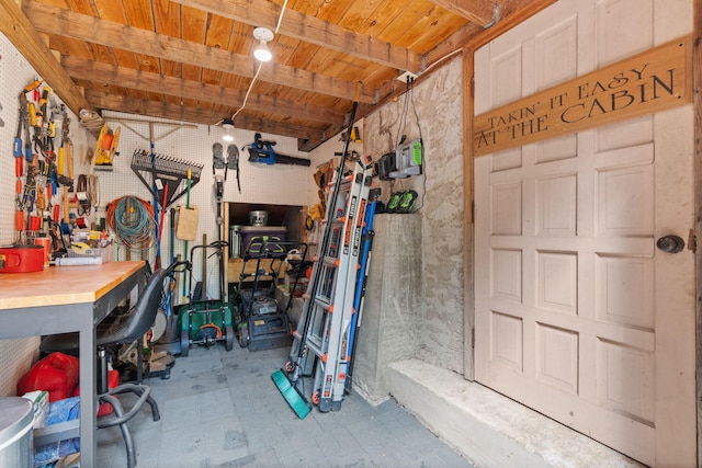 144 Low Brook Ct NE, Cleveland, TN 37312 - garage featuring a workshop area
