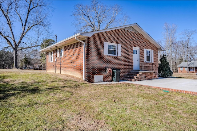 view of front of home with a front yard