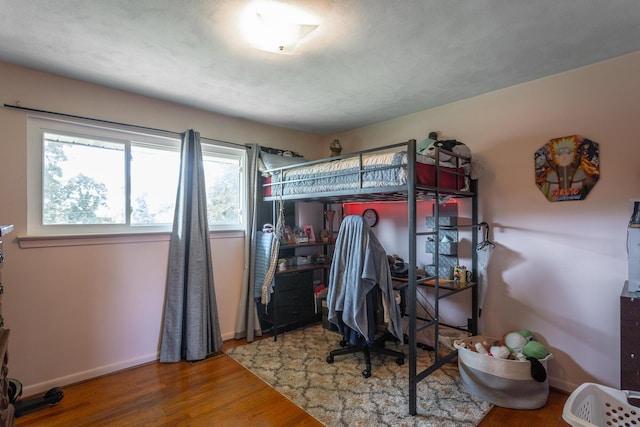 4701 Maywood Ln, Chattanooga, TN 37416 - bedroom featuring wood finished floors and baseboards