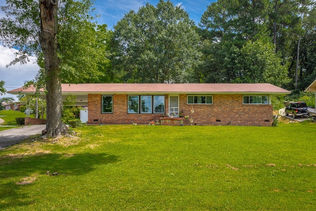 4701 Maywood Ln, Chattanooga, TN 37416 - ranch-style home featuring crawl space, a front lawn, brick siding, and an attached carport