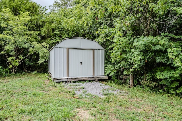 view of outbuilding