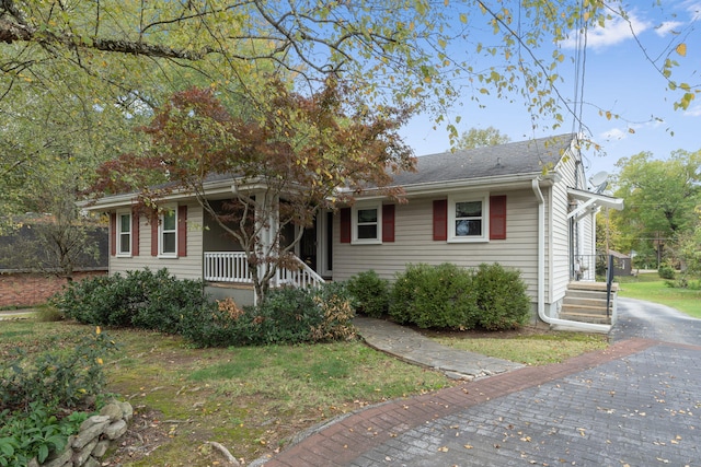 view of front of house with covered porch