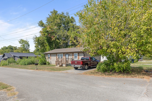 view of front of property