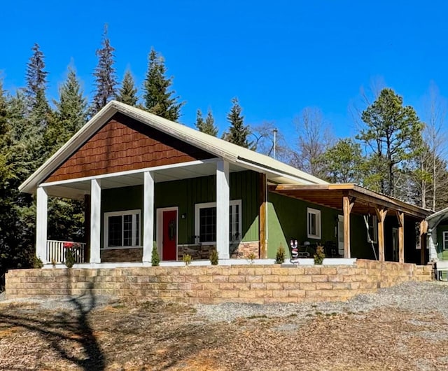 view of front of home with covered porch