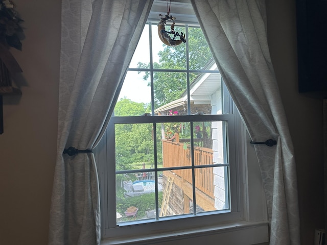 1785 Benton Station Rd, Benton, TN 37307 - detailed view of a chandelier