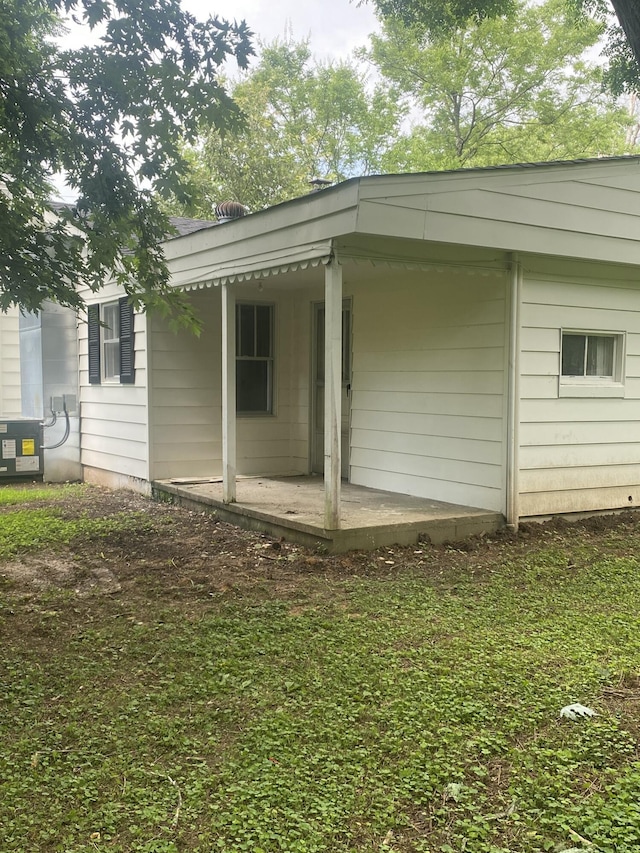 2320 Raines Dr NW, Cleveland, TN 37311 - view of side of home featuring a porch