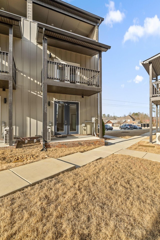 1930 Addi Ln, Chattanooga, TN 37421 - back of property featuring board and batten siding and a balcony