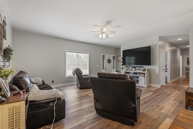 123 Tommy Loop, Sweetwater, TN 37874 - living room featuring a ceiling fan, recessed lighting, light wood-type flooring, and baseboards