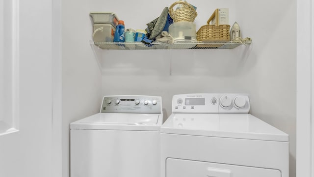 1605 Orchard Pl NE, Cleveland, TN 37323 - laundry area featuring washing machine and clothes dryer