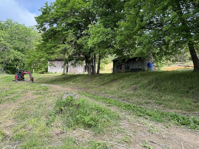 Listing photo 3 for 1060 County Road 130, Riceville TN 37370