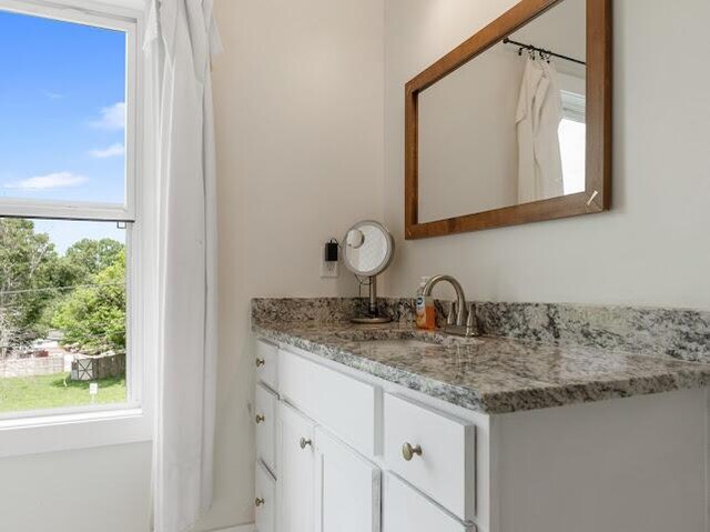 1323 Chippewa Ave SE, Cleveland, TN 37311 - bathroom with vanity